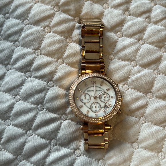 Michael Kors Rose gold watch with diamonds - Picture 3 of 5